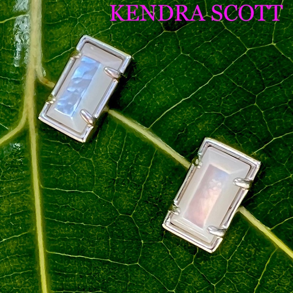 KENDRA SCOTT paola  stud earrings mother of pearl